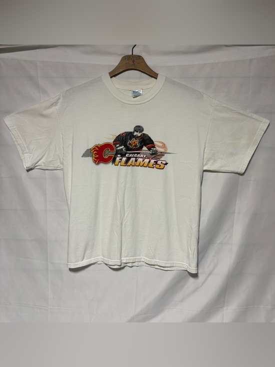 M&O Knits Other - Calgary Flames M&O Knits Heavyweight
Graphic T-Shirt - XL